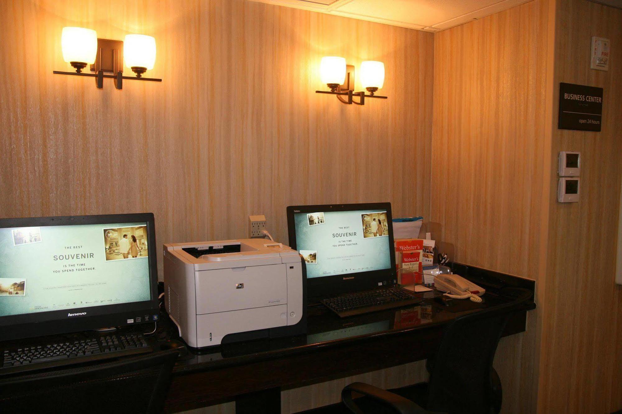 Hampton Inn Ел Дорадо Съоръжения снимка
